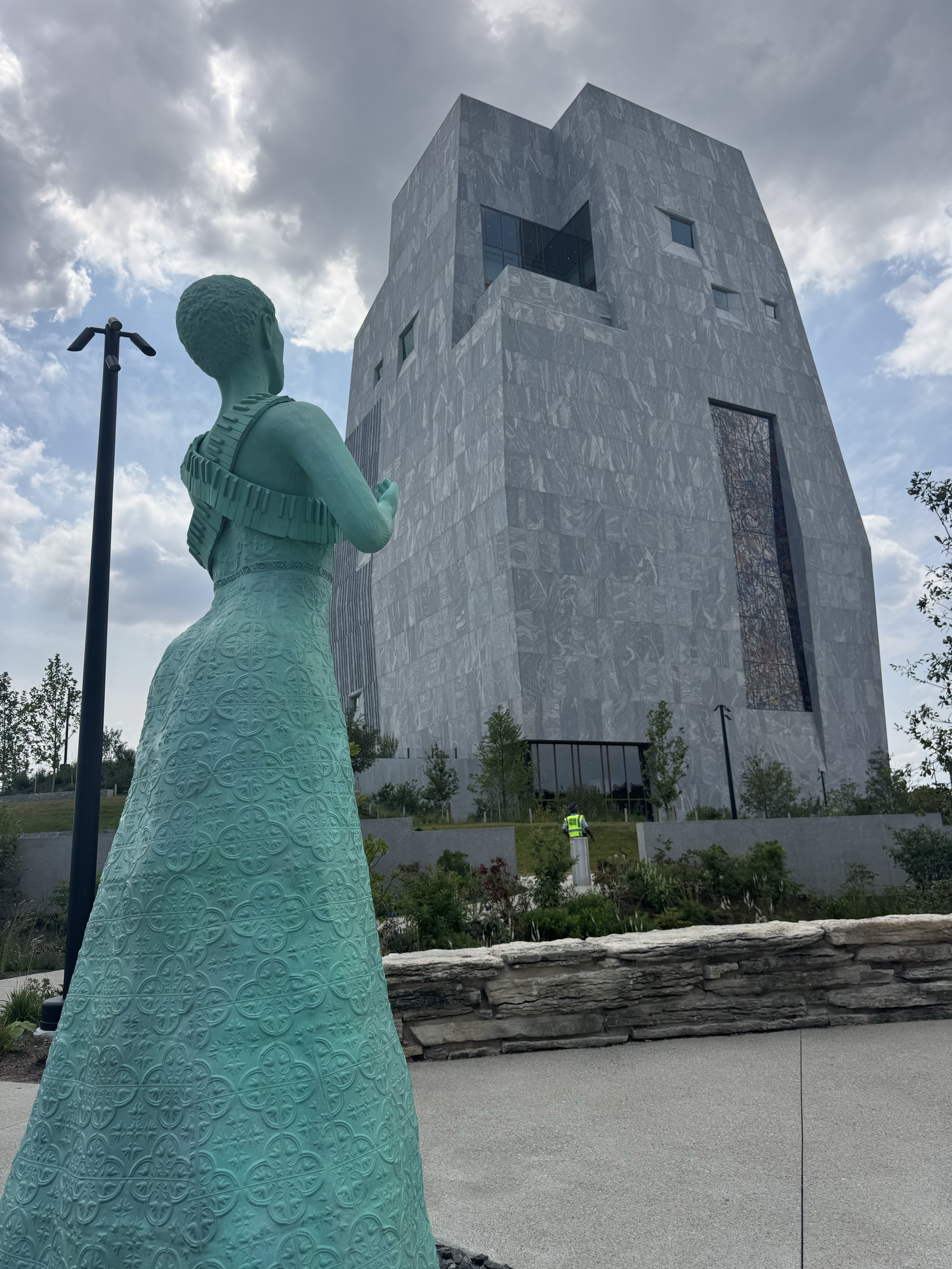 Obama Presidential Center - Statue